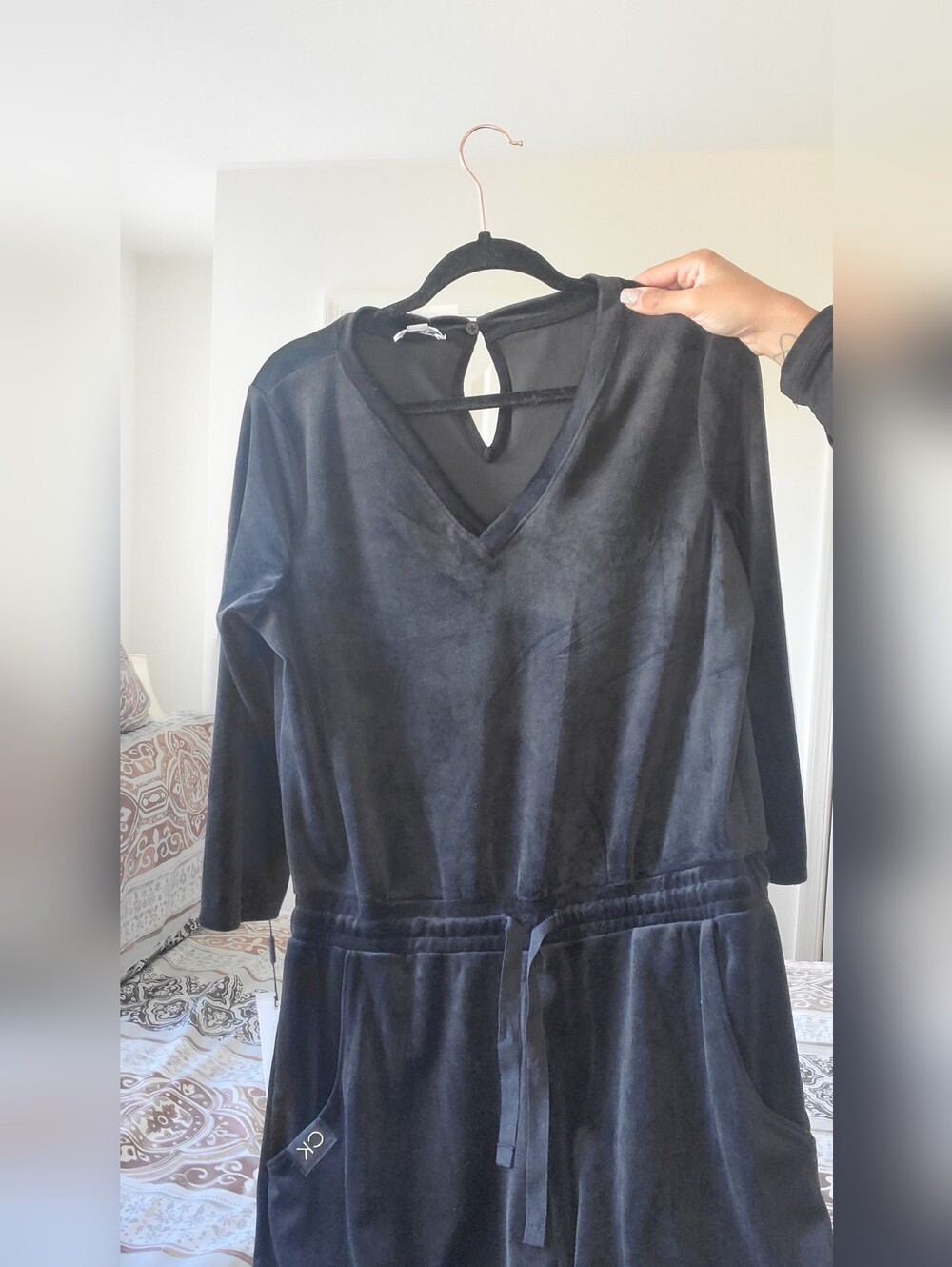 Black V-Neck Velvet Women’s Romper with Drawstring Waist